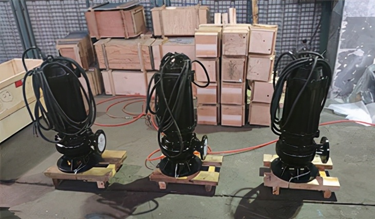 家用潛水泵嗡嗡響不轉(zhuǎn)動(dòng)(潛水泵嗡嗡作響為什么不轉(zhuǎn))