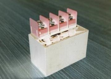 軟啟動(dòng)控制電機(jī)反轉(zhuǎn)，實(shí)現(xiàn)電機(jī)反轉(zhuǎn)的軟啟動(dòng)控制方法