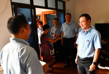 湘電集團(tuán)黨委制定“七一”慰問困難黨員家庭